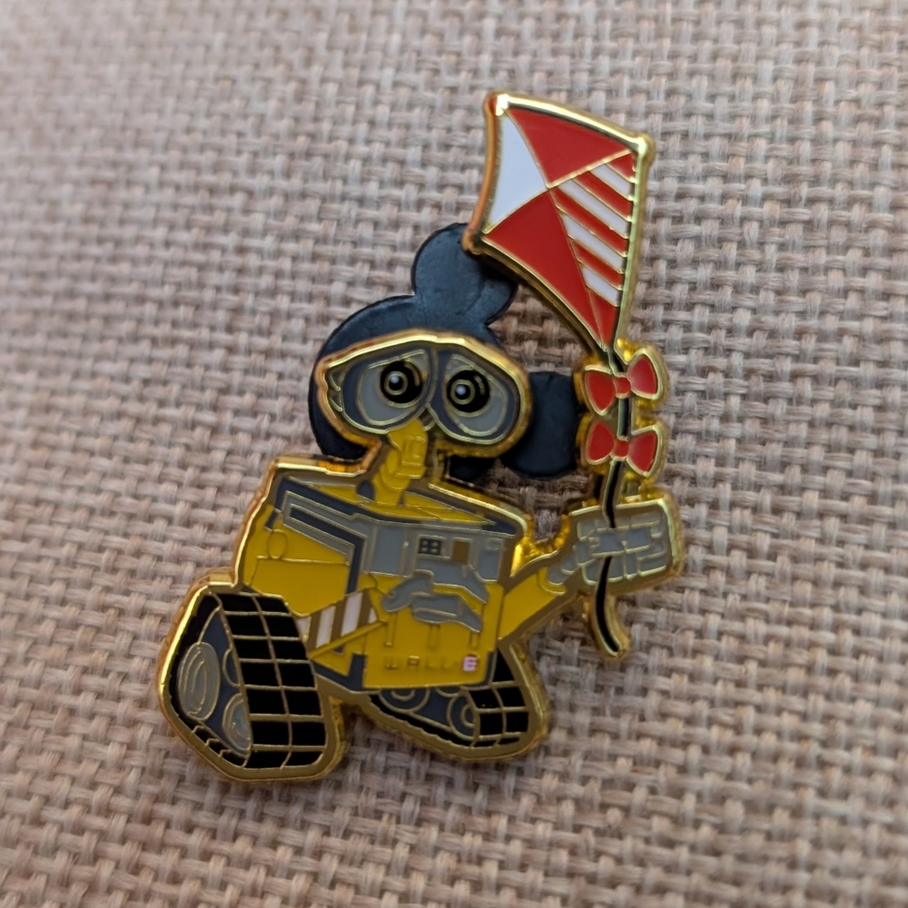 Disney Pixar pin Loungefly Pin Flying Kites Wall-E 2025